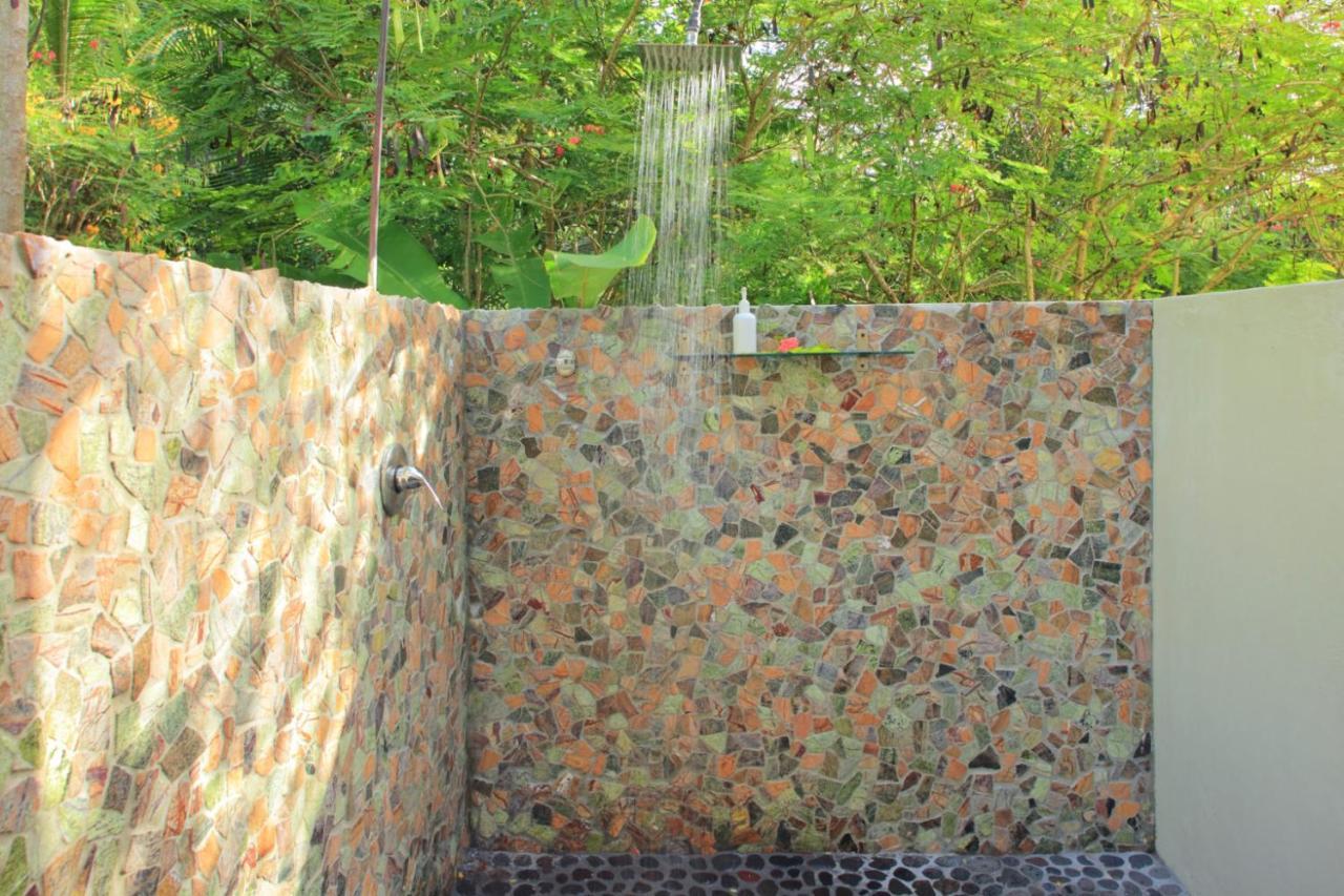 Sau Bay Resort & Spa Waiyevo Екстер'єр фото